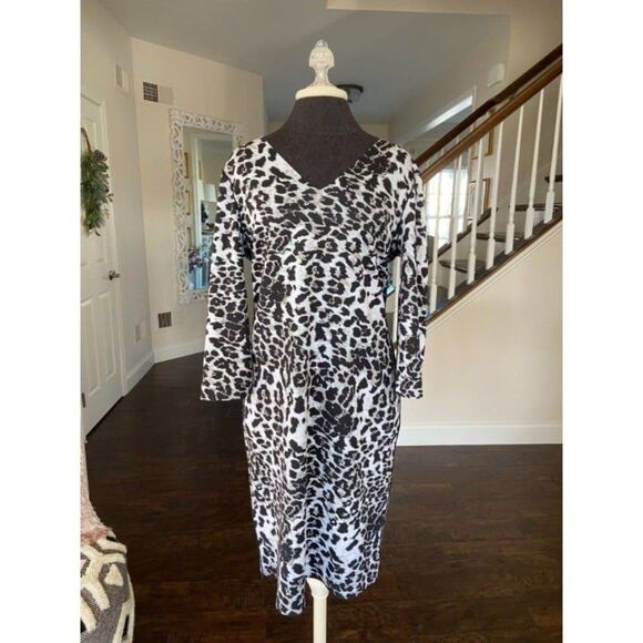 Reversible Animal/Pasiley Dress (M/L) - Picture 2 of 8